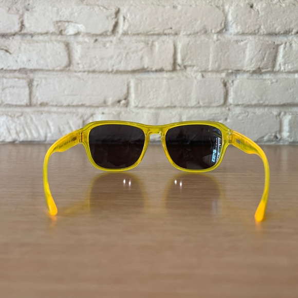 PUMA Unisex Polarized Sunglasses PUD111SA 3D Style V1 56-19-140 Yellow Gold New - Picture 7 of 10